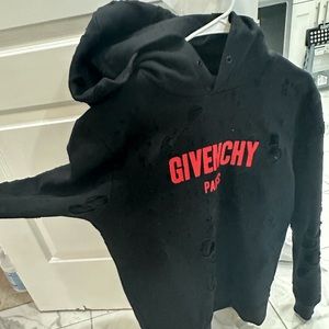Men’s givenchy hoodie size small can fit medium